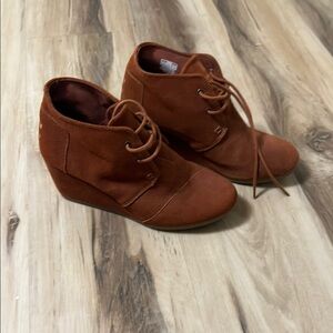 Toms Burnt Orange Wedge Shoes with Elegant Design